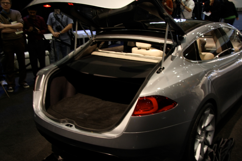 Illustration for article titled Tesla Model S Electric Sedan Prototype Has a Giant Touch Dashboard